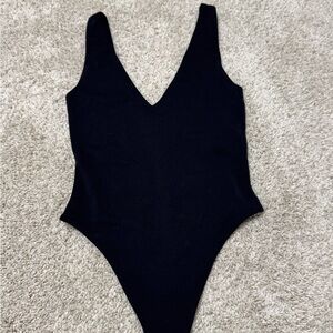 Aritzia Babaton Contour Bodysuit